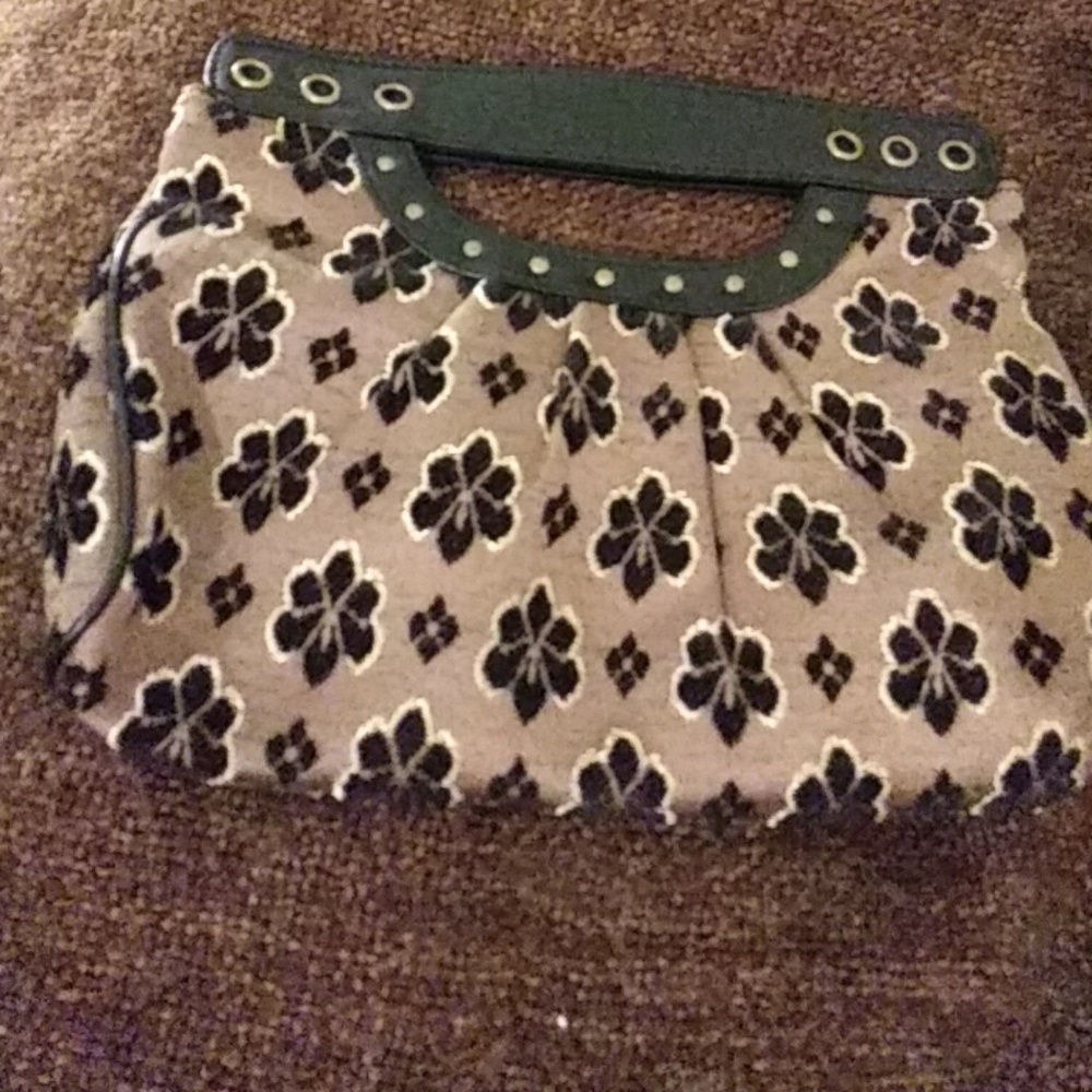 Clutch - Picture 2 of 2